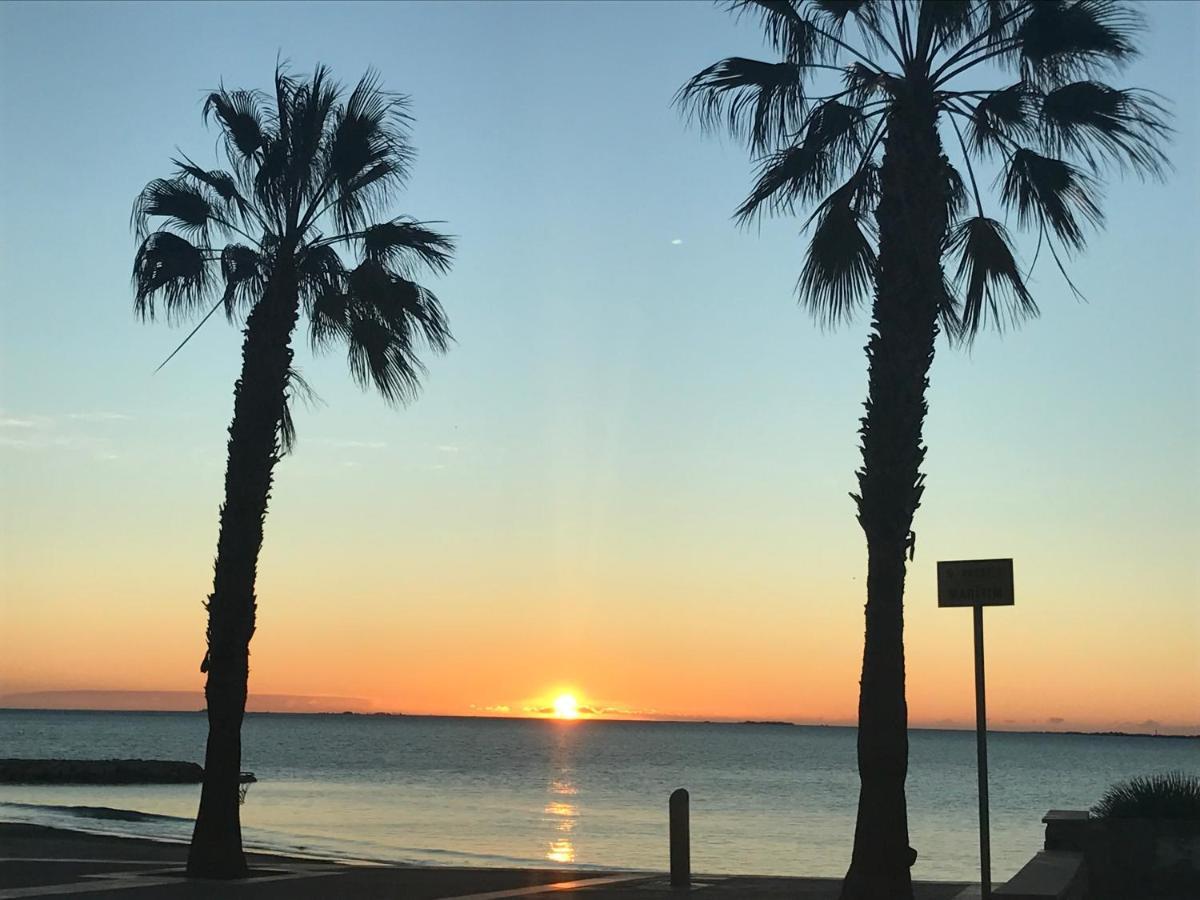Apartamentos Playa D Y G Sant Carlos de la Ràpita エクステリア 写真